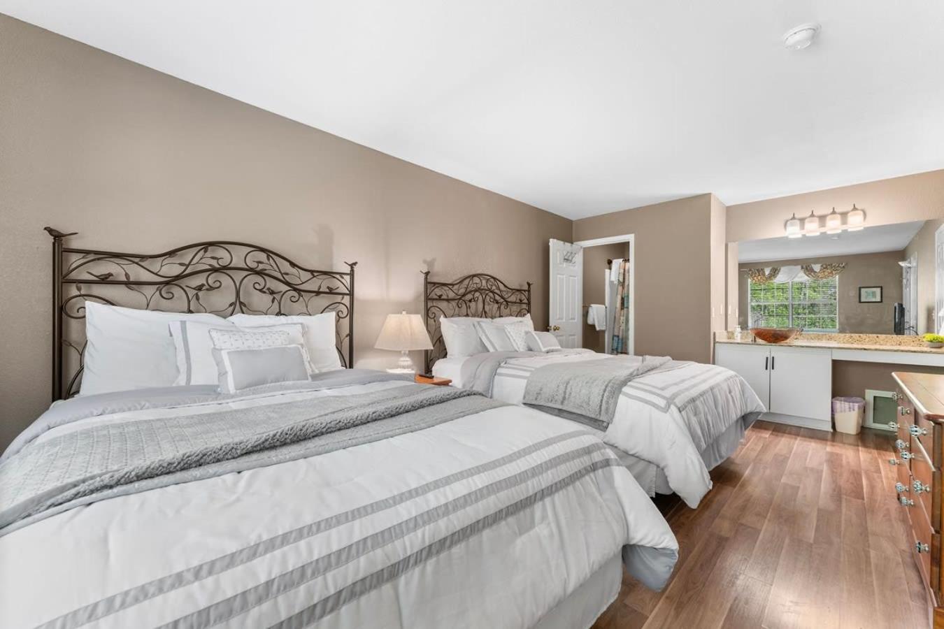Penthouse Thousand Hills Golf Front Condo With Pool Close To 76 And Sleeps 8 Branson Eksteriør billede