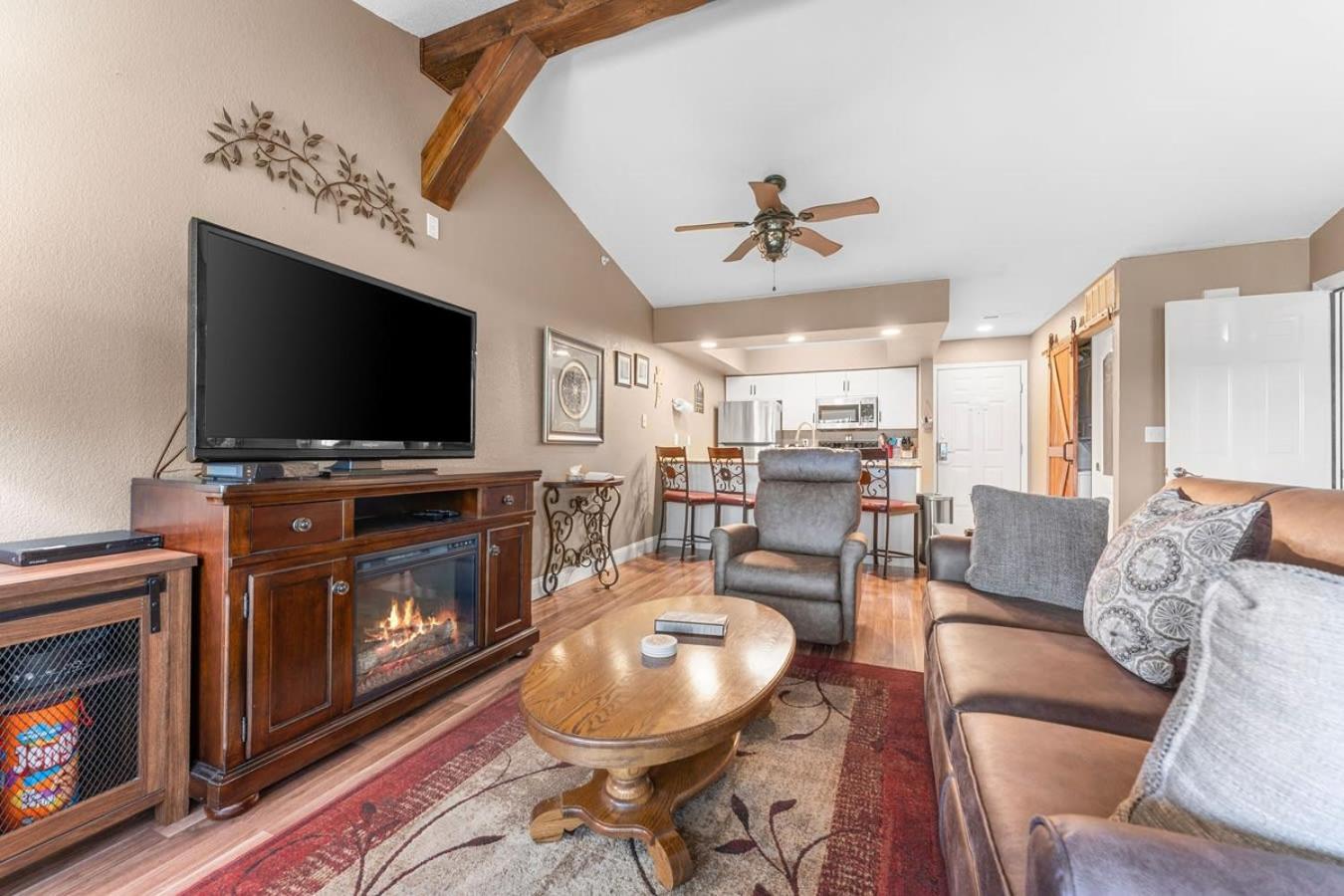 Penthouse Thousand Hills Golf Front Condo With Pool Close To 76 And Sleeps 8 Branson Eksteriør billede